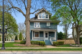 Building Photo - 403 S Hough St