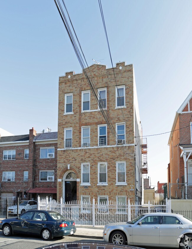 Building Photo - 949 E 228th