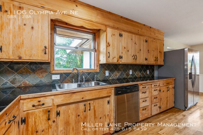 Building Photo - Updated 5 Bedroom in Renton!
