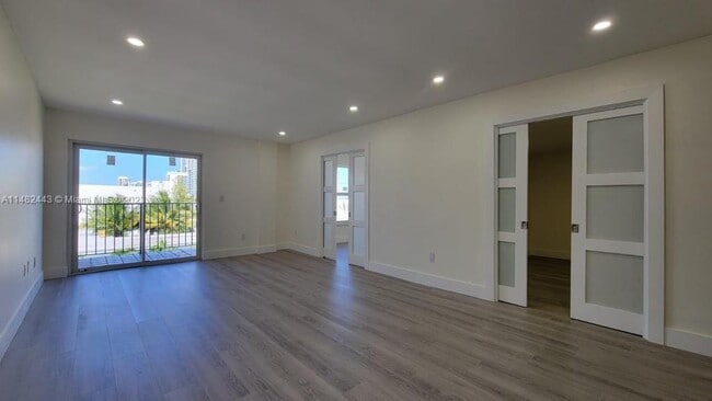 Foto del edificio - 6545 Indian Creek Dr