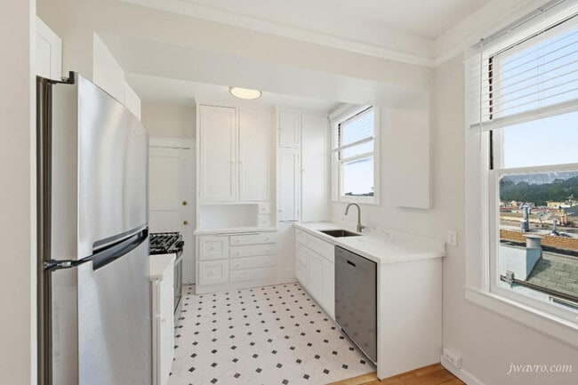 Building Photo - 1346 16th Ave