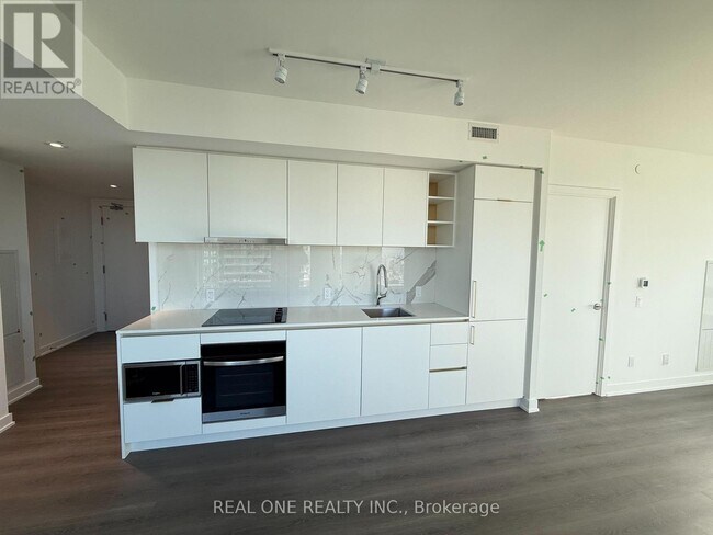 Building Photo - 8 Wellesley St W