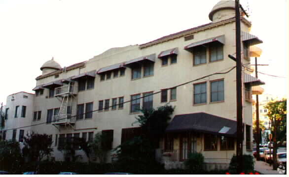 550 S Coronado St - 550 S Coronado St Apartments