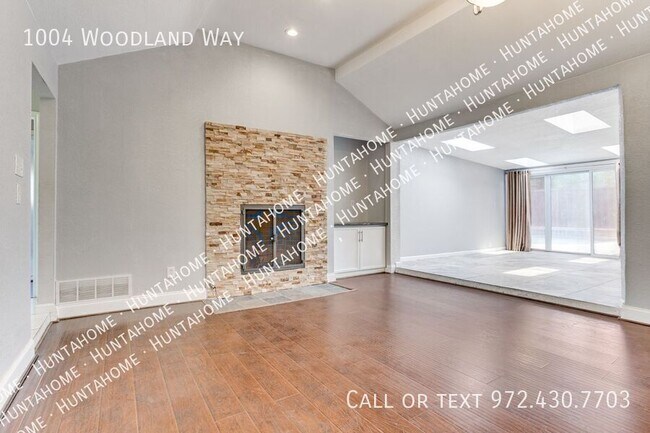 Foto del edificio - 1004 Woodland Way