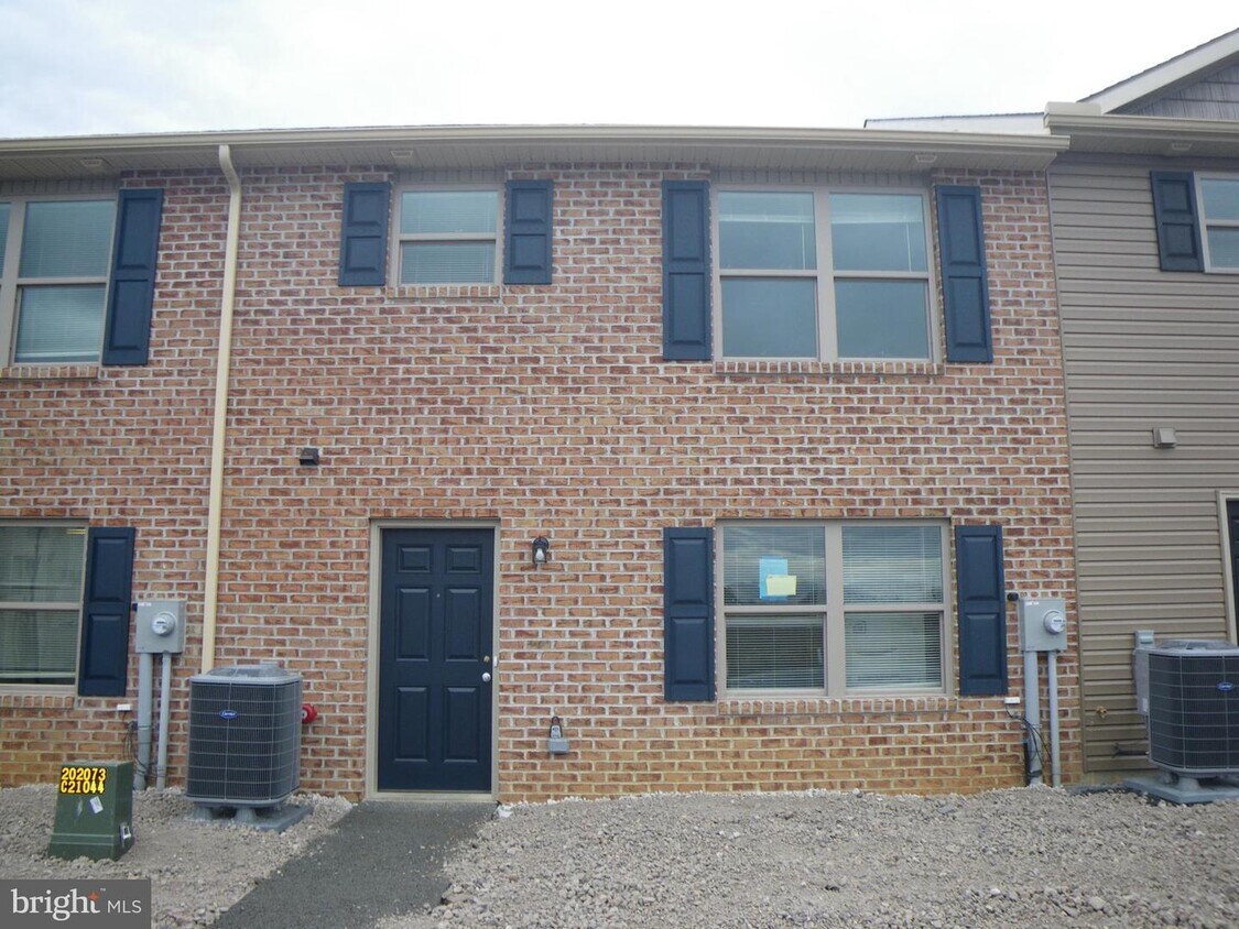 186 Delano Dr, Chambersburg, PA 17201 Townhome Rentals in