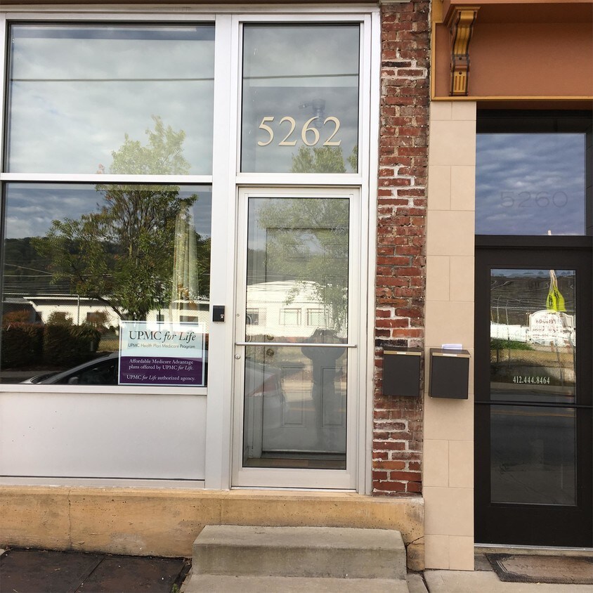 Foto principal - 5262 Butler St