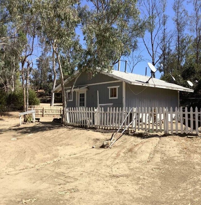 Building Photo - 43930 White Mountain Rd