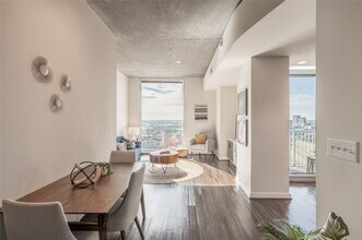 Building Photo - 5927 Almeda Rd