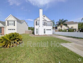 Building Photo - 618 Staffordshire Dr E