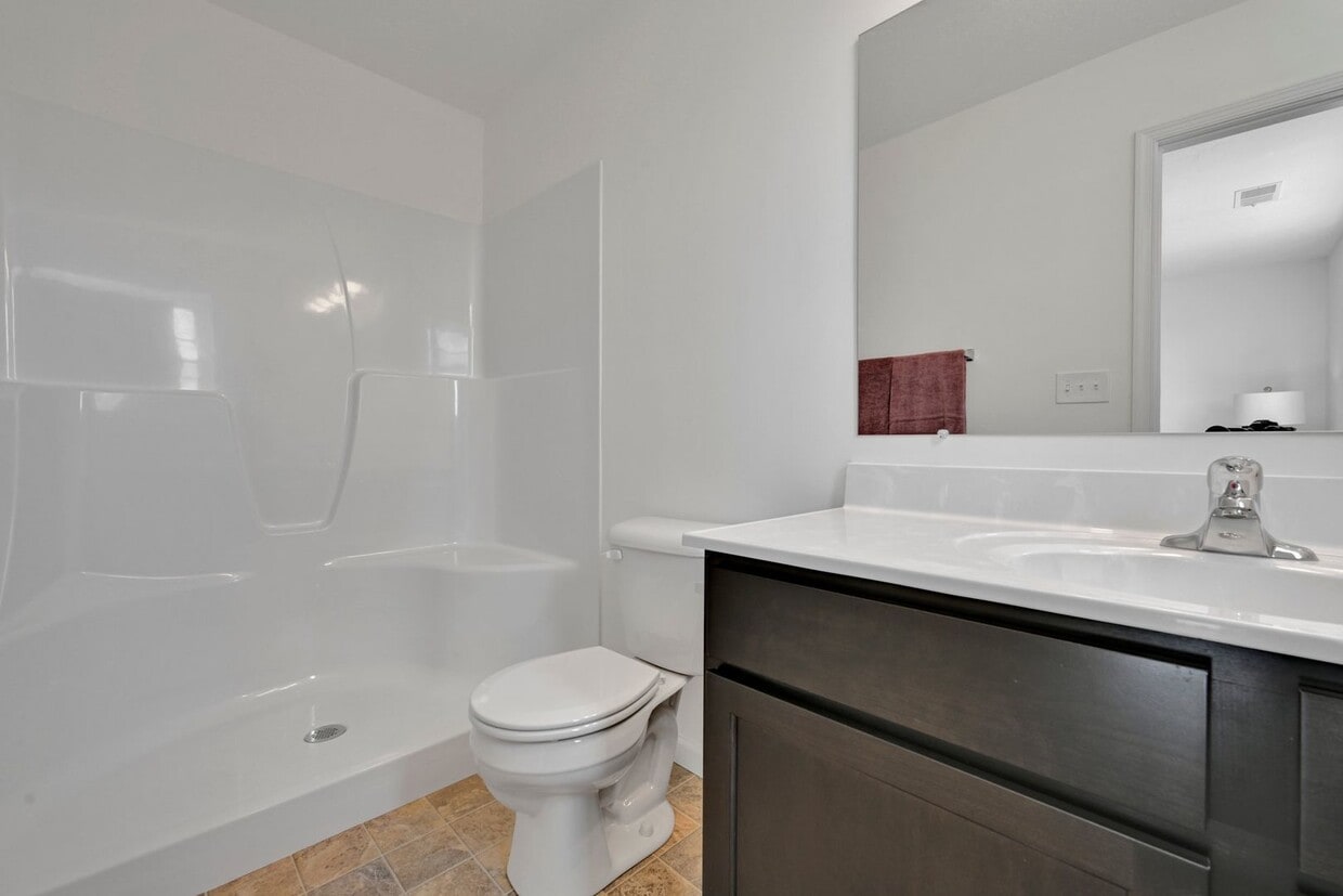 Building Photo - Luxury Townhome with garage!