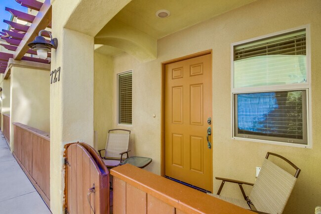 Building Photo - Live by the Beach! Fully Furnished, 4 Bed,...
