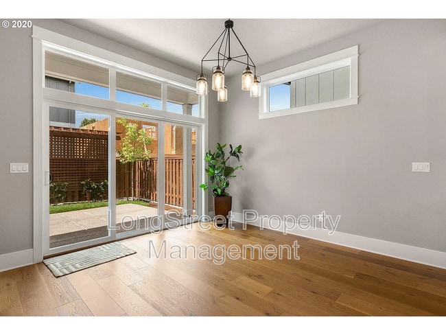 Foto del edificio - 4447 NW Woodgate Ave