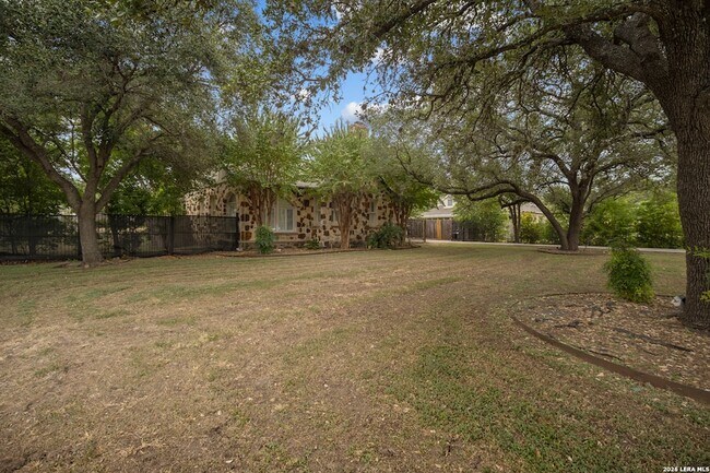 Building Photo - 144 Greenlawn Dr