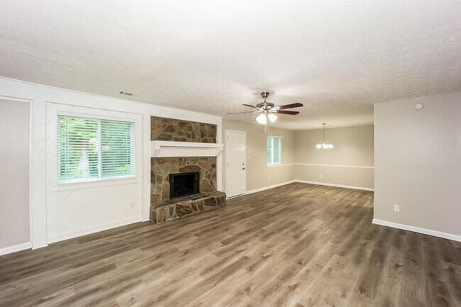 Foto del edificio - 7426 Dartmouth Ct