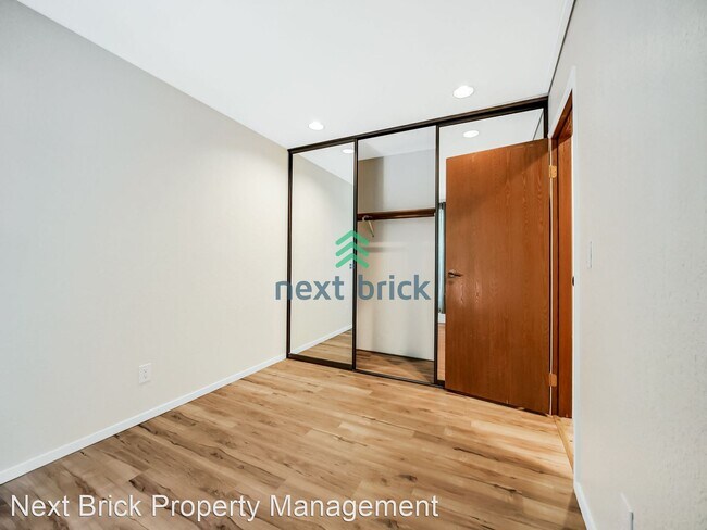 Building Photo - 2 br, 1 bath House - 9515 NE 180th St Unit...