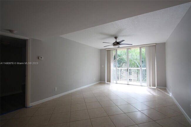 Foto del edificio - 619 E Sheridan St