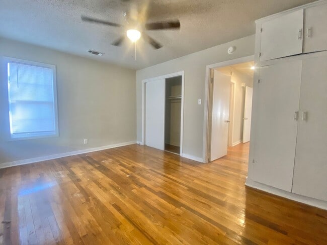 Building Photo - 2420 33rd St