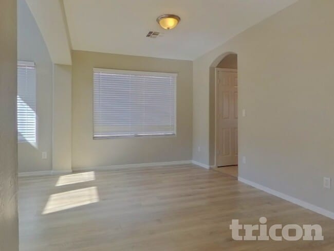 Building Photo - 4442 W Apollo Rd