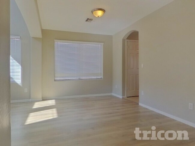 Foto del edificio - 4442 W Apollo Rd