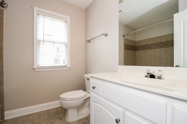 Foto del edificio - 111 Sweet Branch Ct