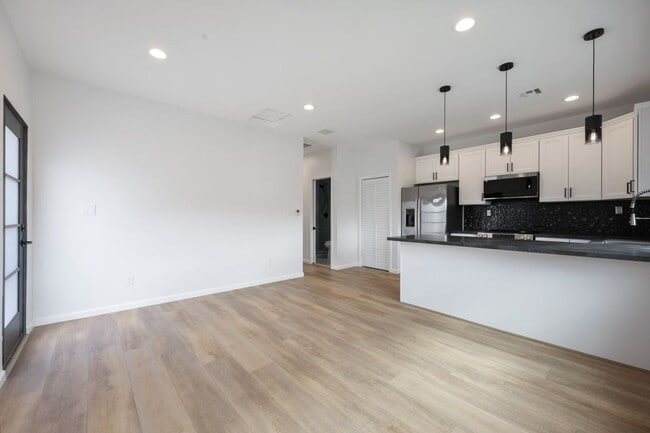 Foto del edificio - 3954 Armstrong St