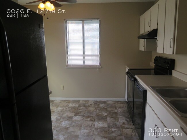 Foto del edificio - 6026 E 127th St