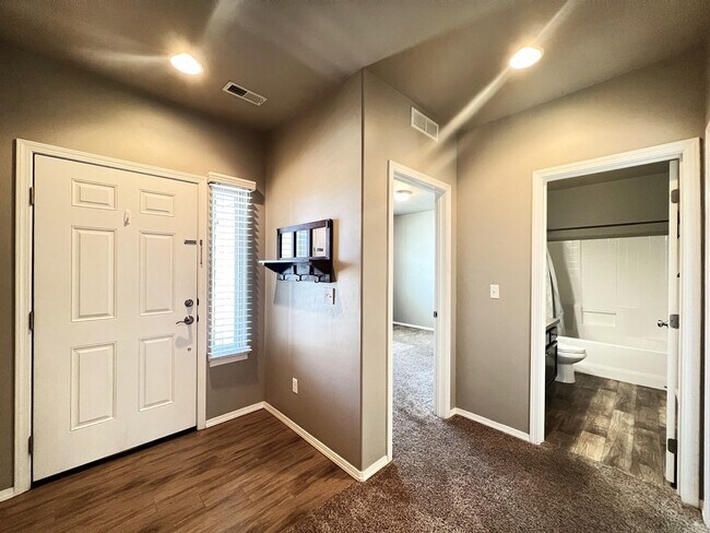 Building Photo - 404 S Voyage Ave