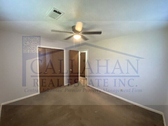 Foto del edificio - 8211 Woodview Dr N