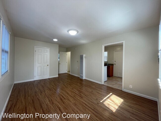 Building Photo - Studio, 1 bath House - 2129 Stuart St.