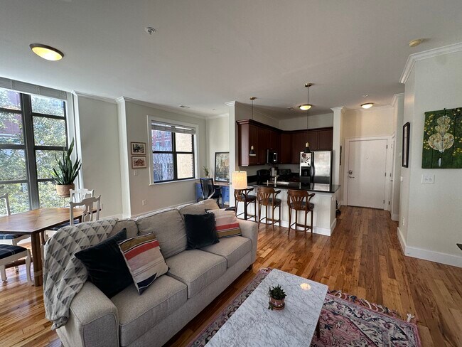 Building Photo - 224 S Laurens St