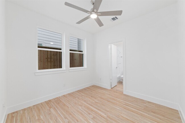Building Photo - 2107 Holman St