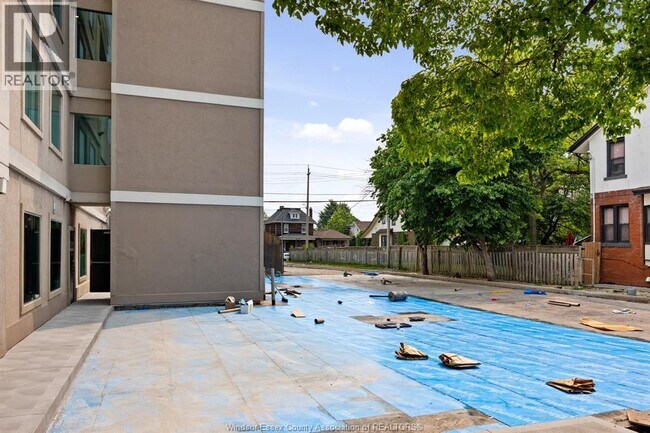 Building Photo - 1500 Ouellette Ave