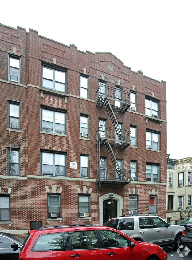 Primary Photo - 462 76th St