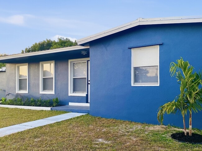 Building Photo - 2901 Garden Terrace NE