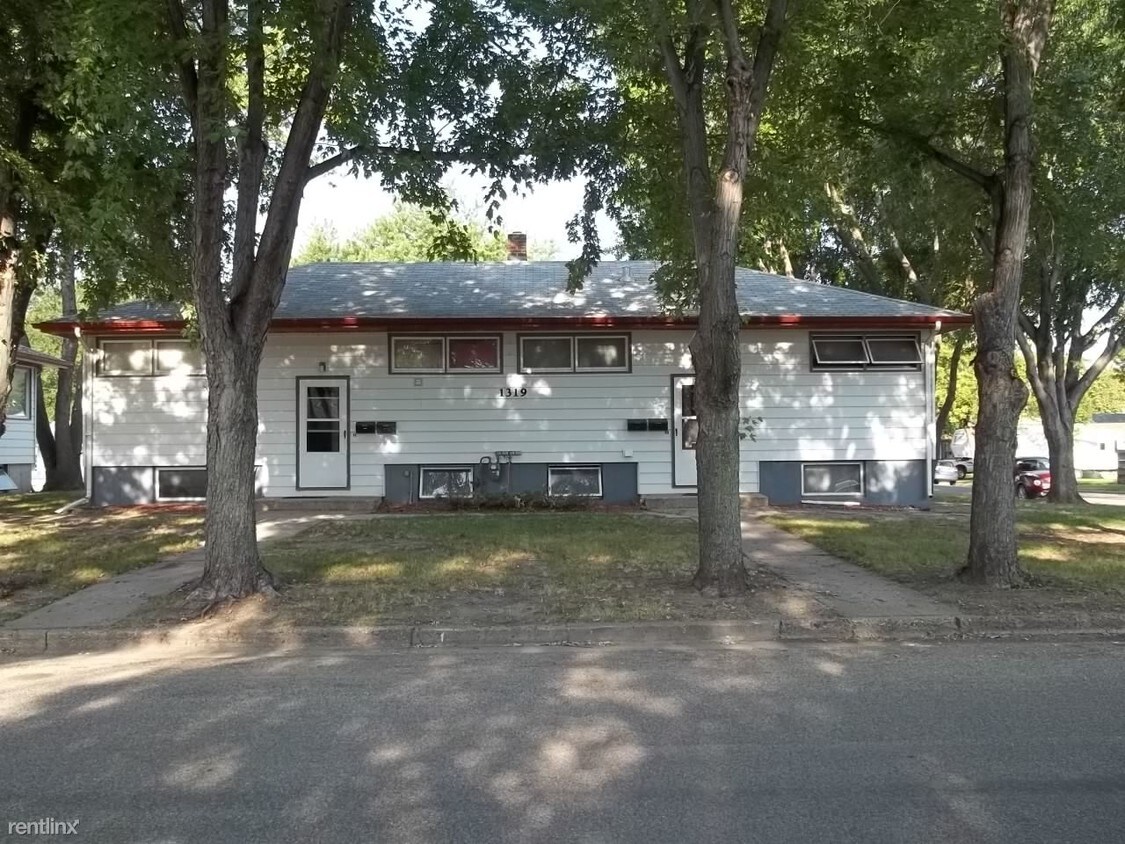 Primary Photo - 1319 5th Ave NE