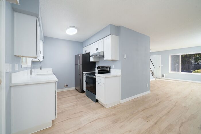 Recently remodeled 2 bedroom 1 bath unit! ... - Recently remodeled 2 bedroom 1 bath unit! ...