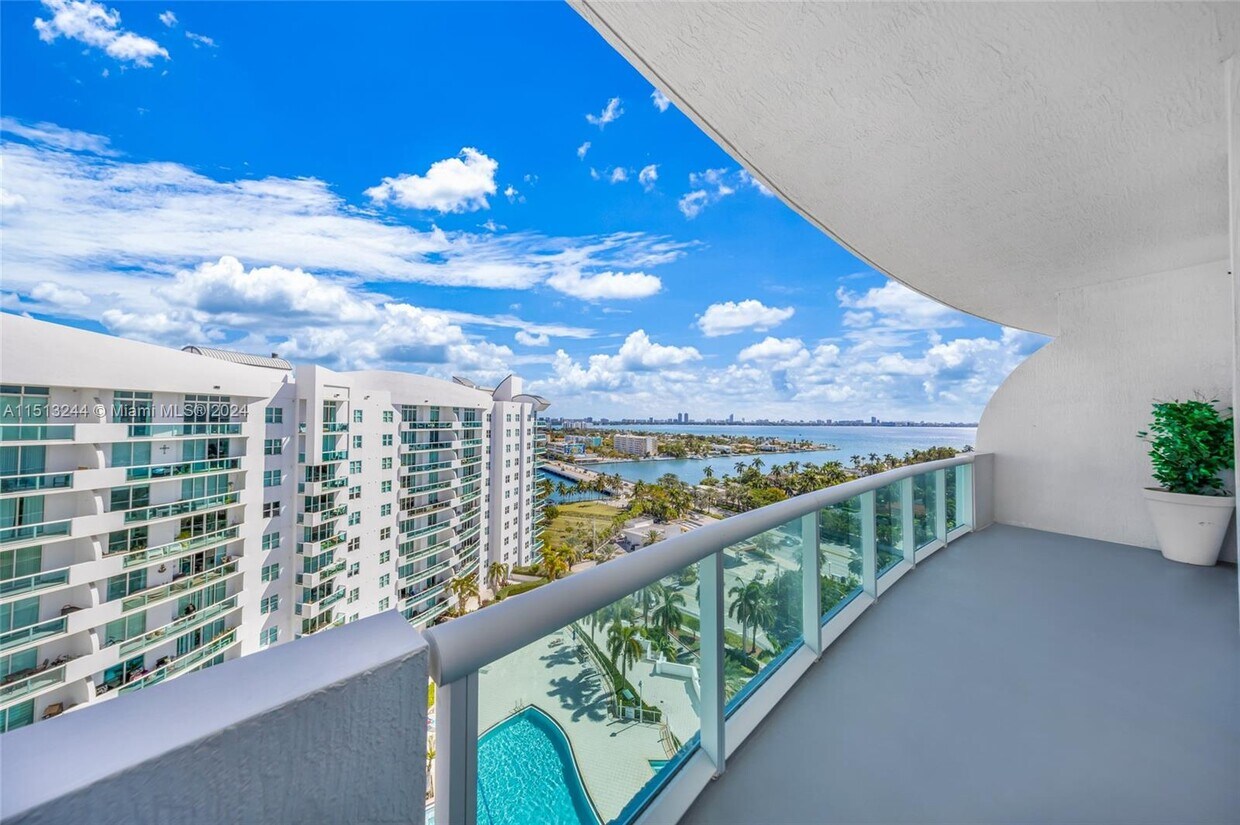 Primary Photo - 7900 Harbor Island Dr