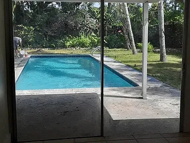 Foto del edificio - 451 NE 134th St