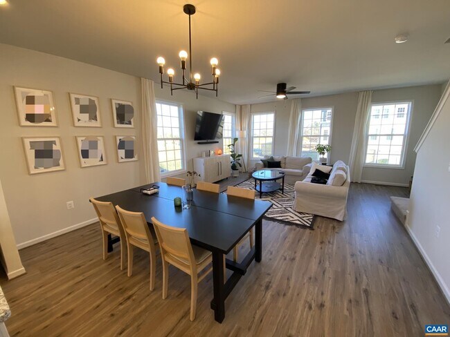 Foto del edificio - 277 Willowshire Ct