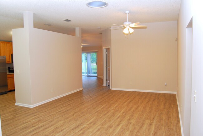 Building Photo - 1186 Waterfall Dr