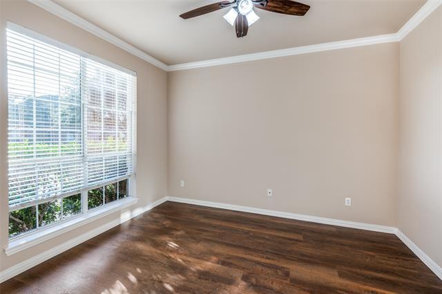 Foto del edificio - 1621 Wood Creek Ln