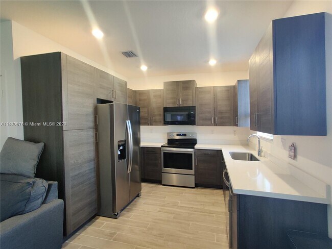 Foto del edificio - 1043 SE 24th Ave