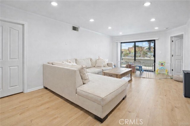 Foto del edificio - 5009 Woodman Ave