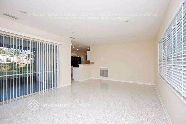 Foto del edificio - 1710 Puritan Ave