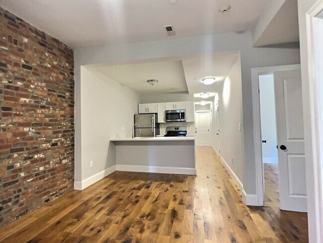 Foto del edificio - 255 Paris St