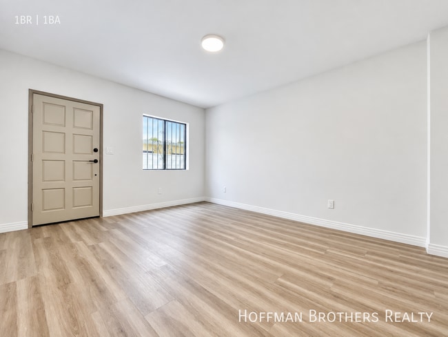 Building Photo - 1240 S Bronson Ave