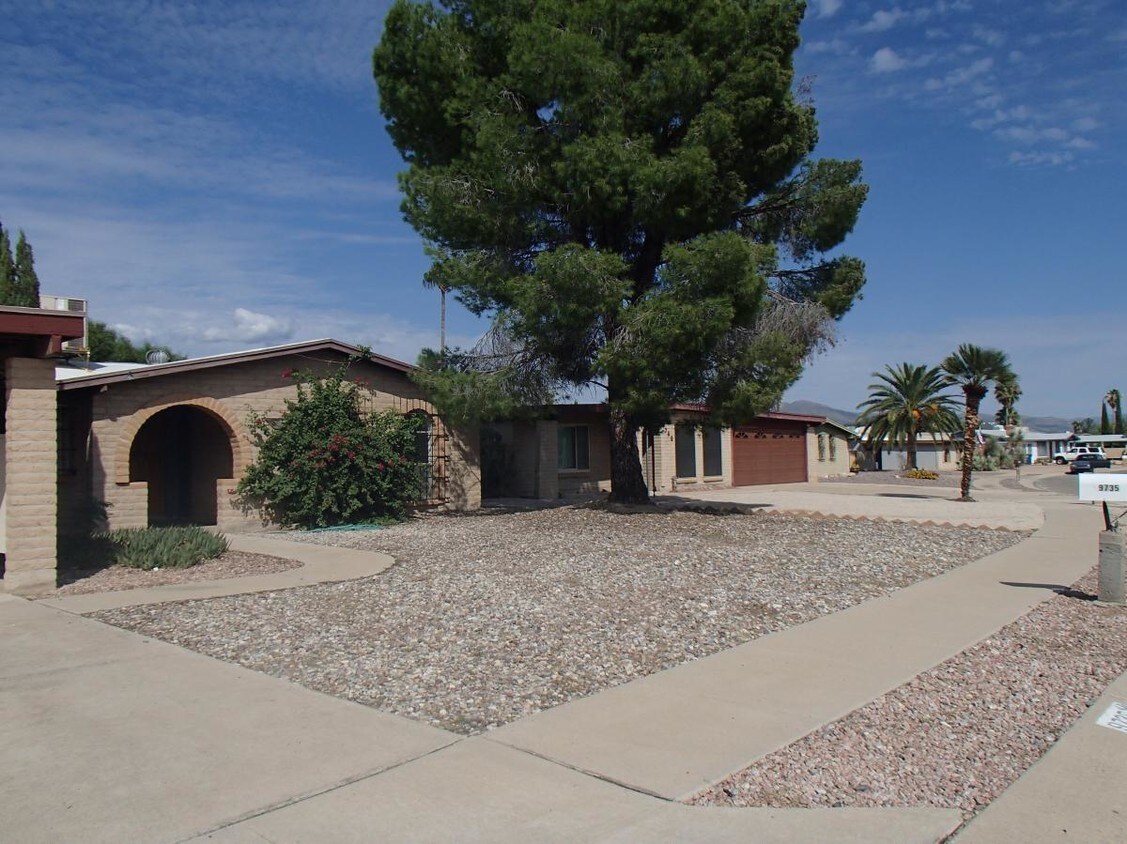 9735 E Colette St, Tucson, AZ 85748 House for Rent in Tucson, AZ
