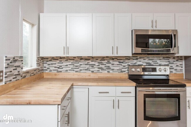 Building Photo - 2230 Candy Pl