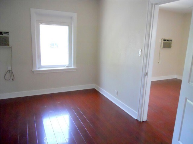 Foto del edificio - 818 E Valley Blvd