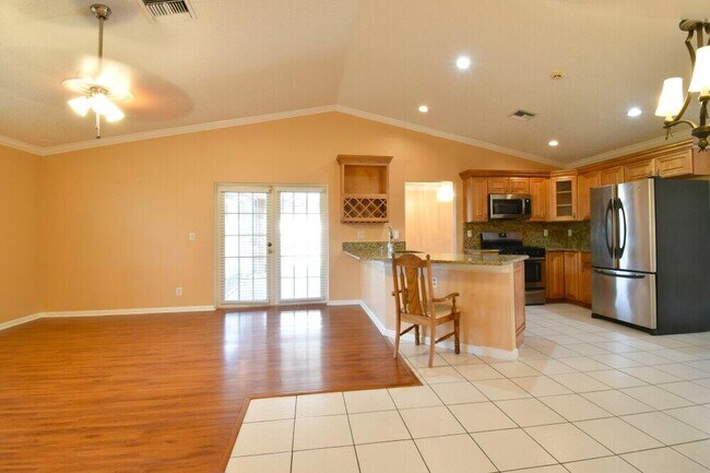 Building Photo - 1147 Hatteras Cir